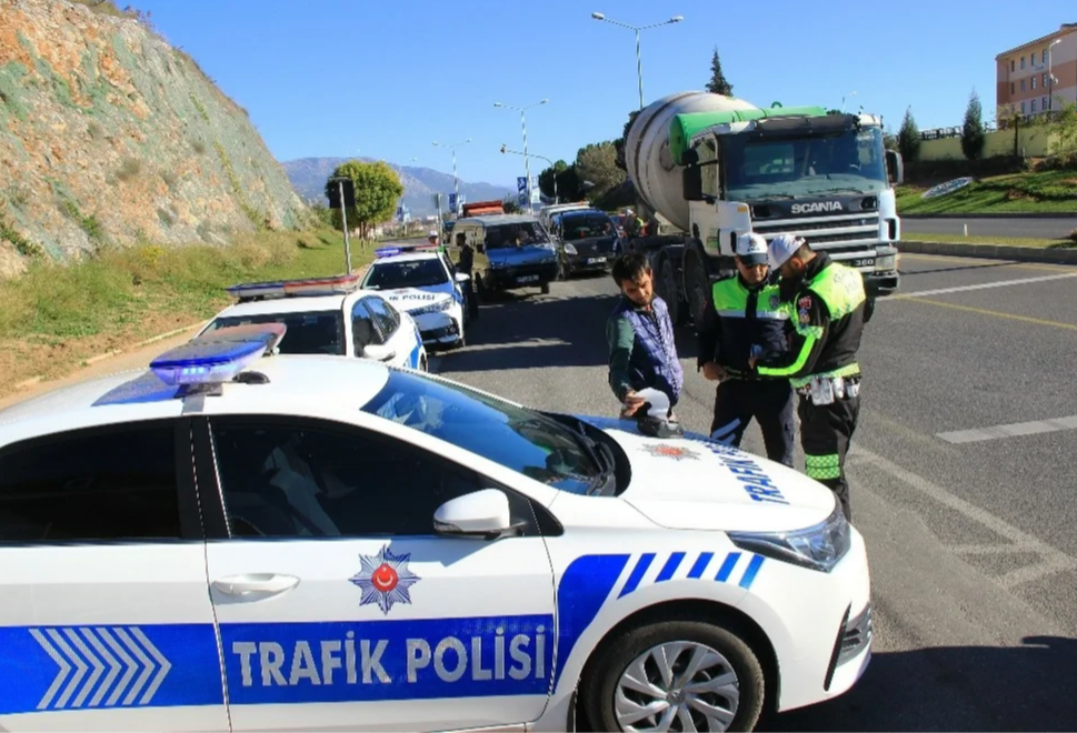 Работа дорожной полиции в Турции